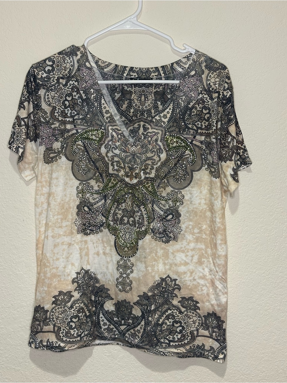 y2k Lisa International Beige and Black Short-Sleeve V-Neck Top rhinestones